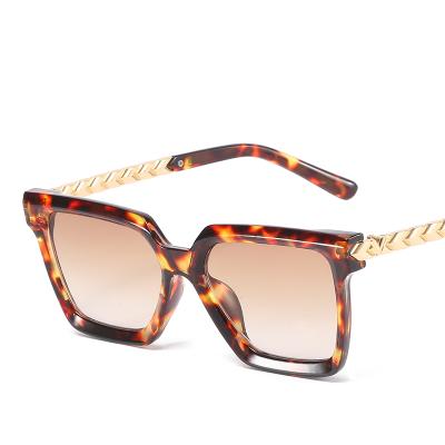 China 2021 Newest Fashion Sunglasses Fashion Trend Square Shape Metal Leg Sunglasses For Women for sale