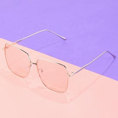 China Fashion Sunglasses 2021 Oversized Square Women 2021 Wholesale Women's Shape Eyeglasses Sun Glasses for sale