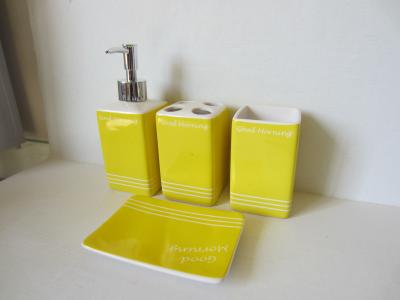 China Free Standing Yellow Ceramic Bathroom Decor Sets For Luxury Home Use for sale