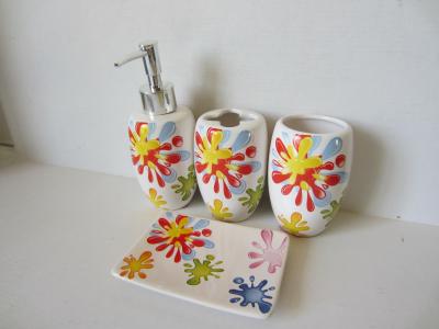 China Sunflower Modern Ceramic Bathroom Accessories Set Shining Finish For Home for sale