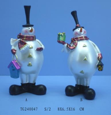 China Modern Unique Pearl White Polyresin Figurine , Christmas Snowman Figurines for sale