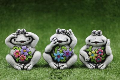 China Cement Ceramic Frog Garden Decor Animal Figurine Ornaments , Unique Design for sale