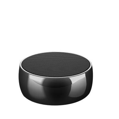 China Phone Function Chandelier Metal Case Speaker Chess Shape Subwoofer Small Around Wireless Portable Mini Speaker for sale