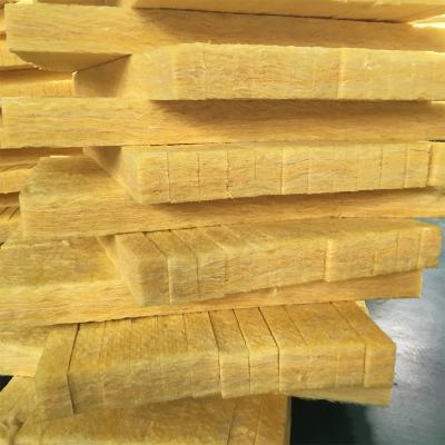 China 935 50mm traditional glass wool slab for metal building sandwich panel insulation core for sale