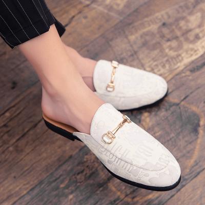 China Fashion Trend Hot Sale Shoes Men Italian Half Slippers Brand Designer Shoes Barber Slide Slipper Buty Meskie Patent Leather Casual Shoes for sale