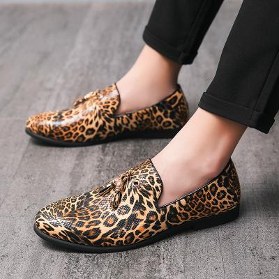 China Plus Size Round Men's Point Toe Leather Shoes Trendy Slip On Stylish Shoes Drivin' Loafers Fashion Men's Daily Luxury Shoes Black for sale