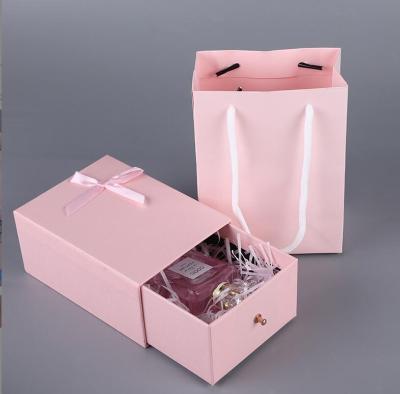 China Recyclable Factory ODM Energy Drinks Shopping Machines To Make Bags White Kraft Paper Bag With Window Christmas Gift for sale