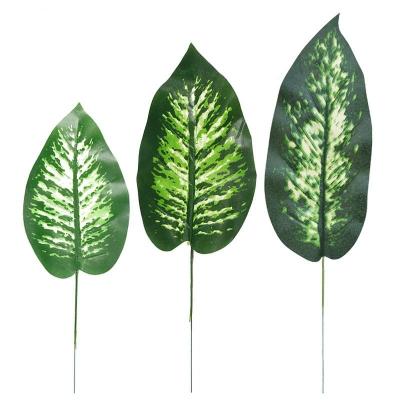 China Wedding Celebration Artificial Palm Plants Leaves Leaf Faux Plant Greenery For Home Decorations Dried Palm Leaves for sale