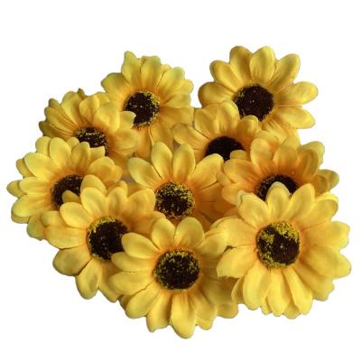 China Hotel Home Decoration Silk Handcrafted Sunflowers Heads Bulk Cheap Wholesale Artificial Flowers for sale