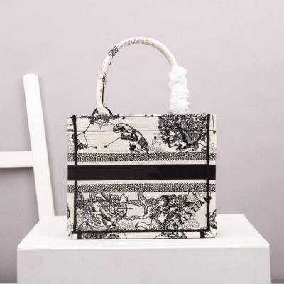 China Diora Canvas Embroidery Good Quality Water Resistant Fashion Luxury Lady Christian Women Tote Bag Lady Shopping Handbags For Women for sale