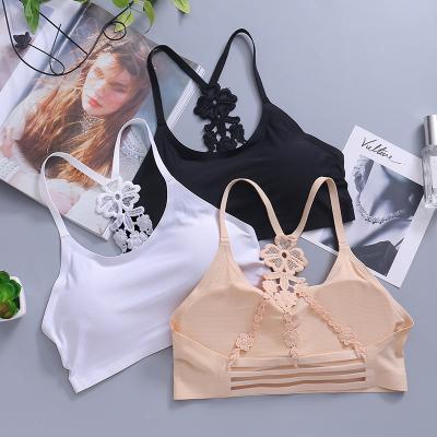 China 2018 ladies viable beauty back wrapped chest cup lace non-slip wrapped hollow bra for sale