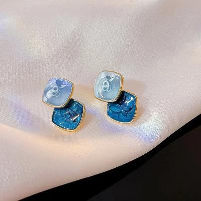 China High-grade aesthetic personality contrast simple geometric wild earrings of retro earrings for sale