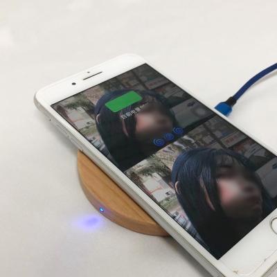 China Mobile Phone Safe Wireless Charger Qi Wireless Charging Imagination Wireless Charger For Phone XS/Wooden Watch for sale