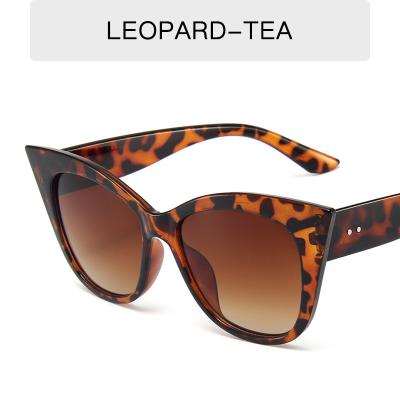 China Fashion Sunglasses Wholesale Women's Vintage Cat Eye Shades Customized Retro Sunglasses for sale