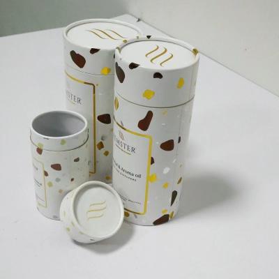 China Embalaje de tubos de papel cosmético de forma cilíndrica con superficie personalizada en venta