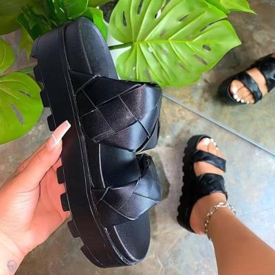 China CUSHIONING 2021 Daily Life Thick-soled Rubber Women's Thick-soled Fashion Slipper Summer Solid Color Ladies Casual Sandals for sale