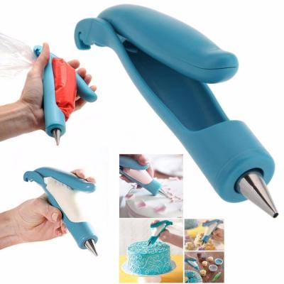 China Viable Pastry DIY Cake Decorating Bag Sugar Craft Fondant Cake Deco Tool Kit Pen Icing Piping Tips Nozzles for sale