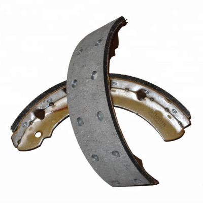 China Auto Parts K0016 Semi-Metallic Brake Shoes 04494-87307R For Daihatsu-Delta Bus for sale