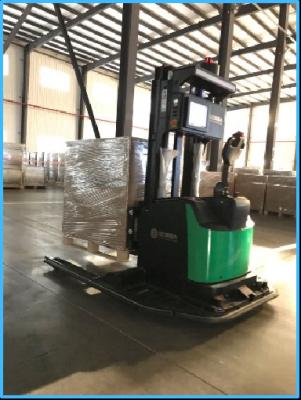 China Adjustable Speed Iron Aluminum Phosphate Automated Guided Vehicle with Automatic Charging zu verkaufen