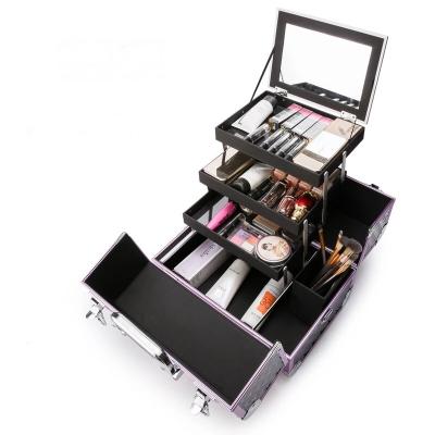 China 2022 durable high quality makeup train case for sale