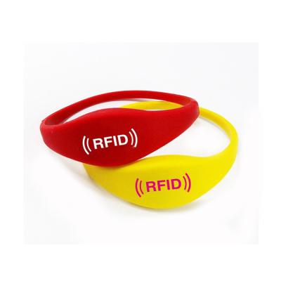 China Waterproof / Waterproof OEM Custom Printed 13.56Mhz RFID NFC Silicone Wristband Tags Hotel Key Card for sale