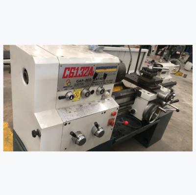 China Machinery Repair Shops Good Condition Used CW6132A 750mm Manual Metal Lathe Machine for sale