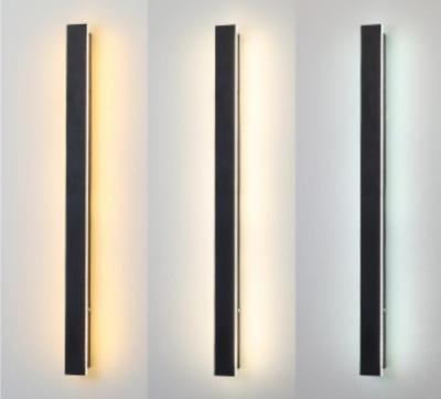 China Modern Customizable Outdoor Led Solar Waterproof Wall Light Ip65 Long Strip Black Wall Lamp for sale