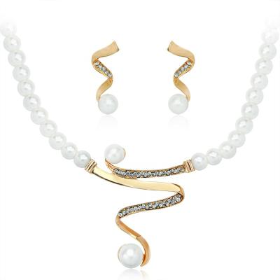 China Statement Environmentally Friendly Earing And Choker Necklace Set Initial Necklace Fashion Jewelry 2021 18k Gold Chain Pearl Necklace Charm Women Sets for sale