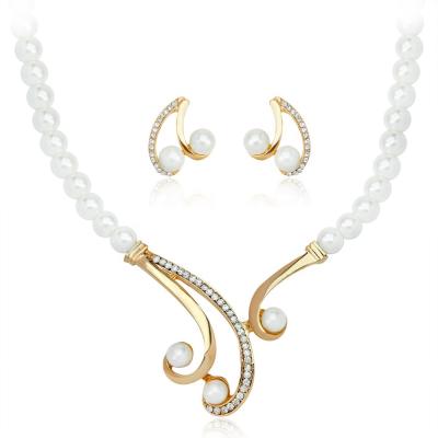 China Statement Environmentally Friendly Earing And Choker Necklace Set Initial Necklace Fashion Jewelry 2021 18k Gold Chain Pearl Necklace Charm Women Sets for sale