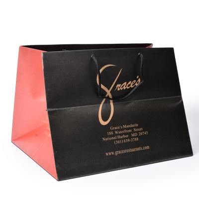 China Fashion Recyclable Custom Paper Shopping Bag Luxury Paper Bag for sale