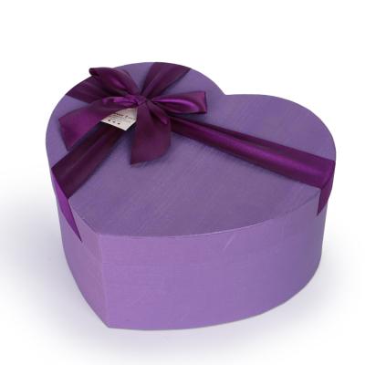 China Recycled Materials Heart Shape Boxes Custom Luxury Gift Box Flower Box for sale