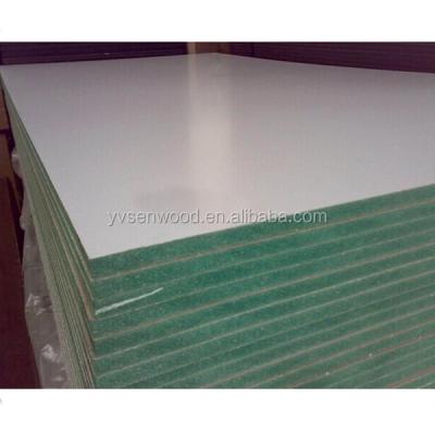 China 18mm Melamine Green Moisture Proof MDF, Melamine Moisture Proof MDF, 18mm MDF Green Waterproof MDF Board HMR MDF zu verkaufen