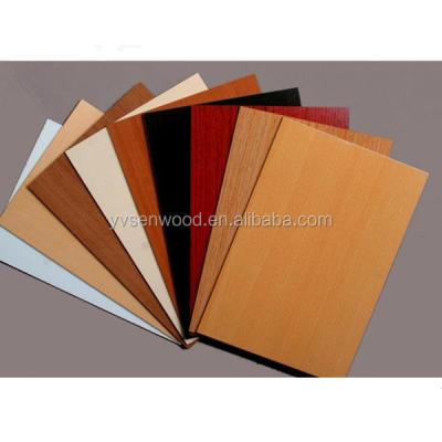 中国 Moisture Proof 4*8 Feet White Melamine Faced White MDF Board 2.5mm MDF 3mm For Writing Board 販売のため