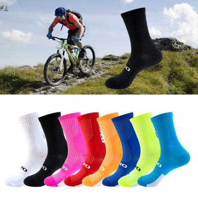 China Fashion Breathable Men's Cotton Logo White Black Bamboo Sport Socks Cycling Gray Basketball Crew Workout Socks For Men And Women for sale