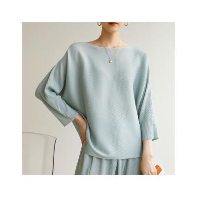 China 2022 Anti-wrinkle counter quality autumn and spring Miyake pleated fashion bat sleeve large size casual loose top for sale