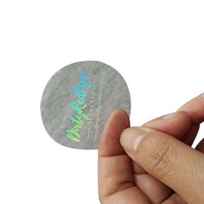 China Nice beautiful waterproof appearance round transparent PVC sticker with holographic logo for sale