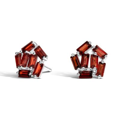 China Custom White Gold Baguette Garnet Cluster Stud Earrings en venta