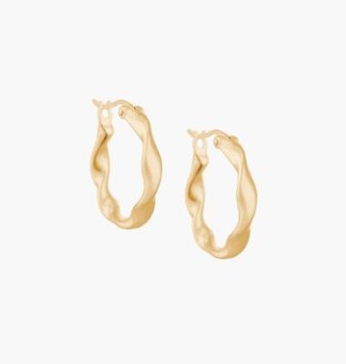 China Custom Fashion Earrings Thick 18 Gold Plated Wave Stainless Steel Hoops Te koop