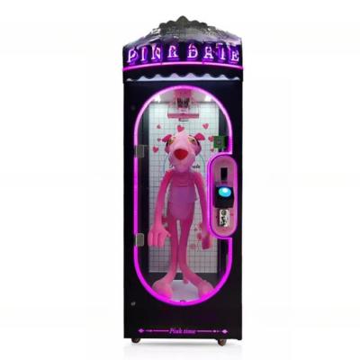 China Dreamland Coin Operated Prize Gift Arcade Pink Date Cut Gift Game Machine Factory Prize Game Machine for sale