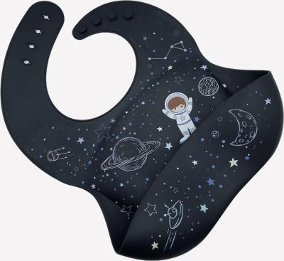 China New Design BPA Free 2021 Food Grade Cartoon Print Water Proof Navy Blue High Quality Silicone Free Collapsible Baby Feeding Bibs for sale