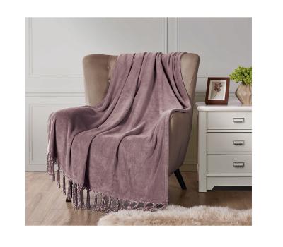 China Anti Dust Mites China Suppliers Shear Ultra Soft Flannel Throw Sofa Woven Blanket Tassel Fringe Throw Blanket for sale