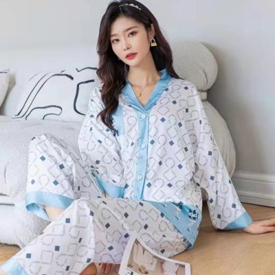 China Style Winter Sleepwear QUICK DRY Warm Pajamas Set Velvet Pajamas Single Button Down Pants Sleepwear For Women for sale