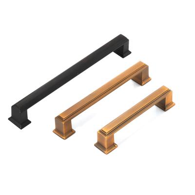 China Brass And Black Color Furniture Zinc Alloy Cabinet Handles  For Kitchen 128MM en venta