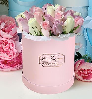 China Round Bowknot Flower Hat Box Recyclable Luxury Gift Rose Disposal Boxes Rose Hat Box Packaging for sale