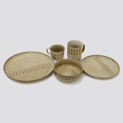 China Sustainable Holiday Dinnerware Sets Garden Modern Royal Yellow Porcelain Pattern Ceramic Dinnerware Set for sale