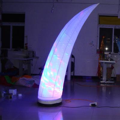 Chine Colonne gonflable à lumière LED à vendre