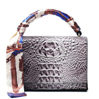 China Fashion Crocodile Pattern Shoulder Bag For Women Grab Small Charming Bag Purses Ladies Clutch Bags for sale