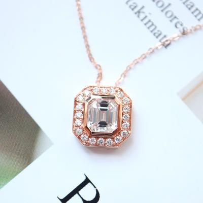 China FASHIONABLE HPHT CVD Assher Cut Diamond Lab Grown Diamond Pendant 18k Gold for sale