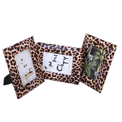 China Handmade Customized Wooden Home Decor Personalized Handmade Leopard Print PU Art Picture Photo Frame for sale