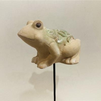 China Wholesale Home Decor Handcrafted Frog Garden Plant Decoration Ceramic Garden Decoration Sculpture for sale